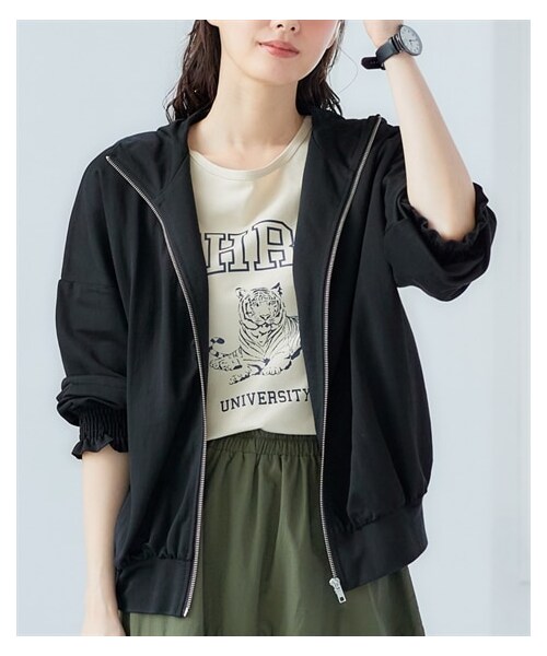 nissen（ニッセン）の「大きいサイズ 美ラクRUタッチドルマンゆるパーカー（接触冷感・UVカット）（パーカー・レディース・黒/チャコール/キャメルベージュ/グレイッシュラベンダー・L/LL/3L/4L/5L/6L/8L/10L）」の6枚目の写真