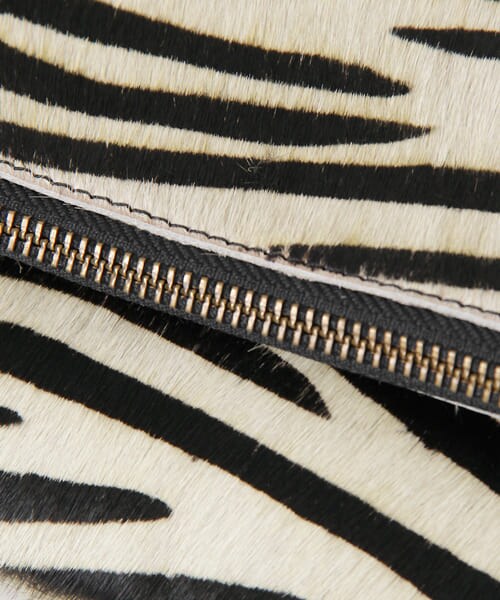 URBAN RESEARCH DOORS（アーバンリサーチドアーズ）の「ハラコクラッチ（クラッチバッグ・レディース・ゼブラ/ダルメシアン・one）」の7枚目の写真