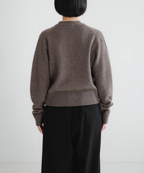 URBAN RESEARCH（アーバンリサーチ）の「カシミヤ強縮Vネックカーディガン（カーディガン/ボレロ・レディース・TOP BROWN/KHAKI・FREE）」の4枚目の写真