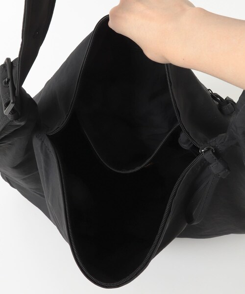 URBAN RESEARCH Sonny Label（アーバンリサーチサニーレーベル）の「LE VERNIS　スモックバッグ（その他雑貨・レディース・ブラック/ベージュ・One）」の8枚目の写真