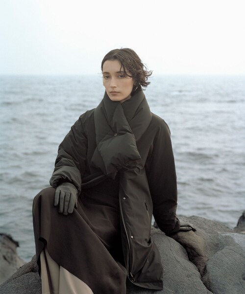 ADAM ET ROPE'(アダムエロペ)の「【J'aDoRe・店舗限定】【DESCENTE ALLTERRAIN(デサント オルテライン)】 INVISIBLE DOWN COAT INV-03L(ダウンジャケット/コート・レディース・ブラック/オフホワイト・M/S)」の13枚目の写真
