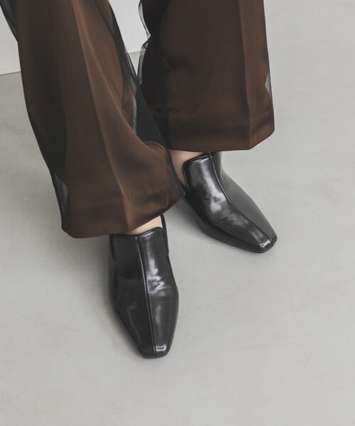 KBF(ケイビーエフ)の「セミスクエアトゥパンプス(パンプス・レディース・KHAKI/BLACK・36/37/38)」の5枚目の写真