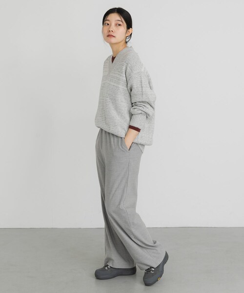 EKAL（エカル）の「Vネックバルキーボーダーニット（ニット/セーター・レディース・オフ/グレー/ブラック・One）」の11枚目の写真