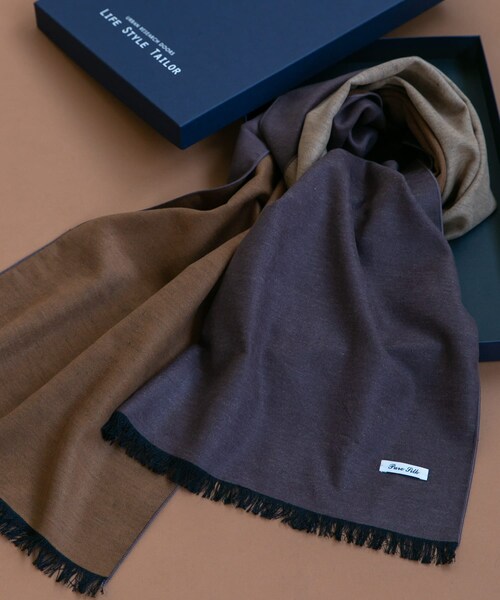 URBAN RESEARCH DOORS（アーバンリサーチドアーズ）の「LIFE STYLE TAILOR　シルクリバーシブルマフラー（マフラー・メンズ・02NVY-BLU/04GRN-CCL/01CCL-BLK/03BRN-BEG・-）」の2枚目の写真