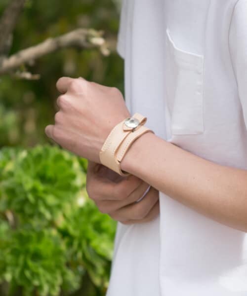 URBAN RESEARCH Sonny Label（アーバンリサーチサニーレーベル）の「on the sunny side　African Concho Bracelet（ブレスレット・メンズ・Natural/Black・one）」の5枚目の写真