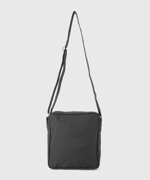 ADAM ET ROPE'(アダムエロペ)の「【HIDAKA/ヒダカ】PING-PONG SQUARE BAG(ショルダーバッグ・メンズ・ブラック・F)」の4枚目の写真