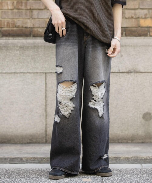 SENSE OF PLACE by URBAN RESEARCH（センスオブプレイスバイアーバンリサーチ）の「『ユニセックス』ダメージデニムワイドパンツ（デニムパンツ・メンズ・BLACK/D.INDIGO・M/L）」の4枚目の写真