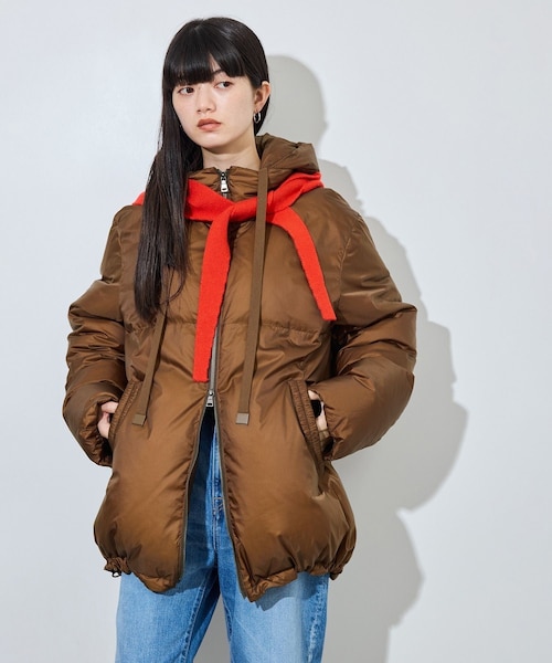 ADAM ET ROPE'(アダムエロペ)の「【サステナブル】2WAYフーディミドルダウン/撥水(ダウンジャケット/コート・レディース・ライトグレー/ブラウン・F)」の3枚目の写真