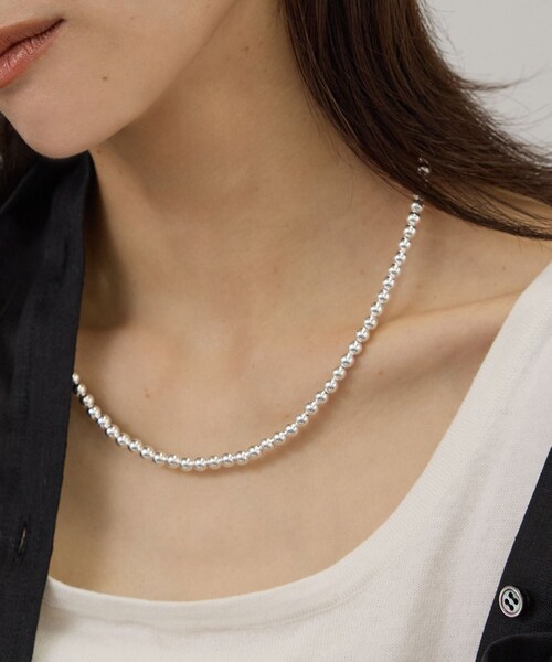 ADAM ET ROPE'（アダムエロペ）の「【J'aDoRe・店舗限定】【ERICKA NICOLAS BEGAY】ナバホパールネックレス5mm/45cm（ネックレス・レディース・シルバー・F）」の18枚目の写真