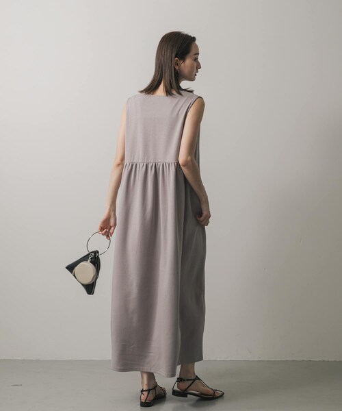 SENSE OF PLACE by URBAN RESEARCH（センスオブプレイスバイアーバンリサーチ）の「ZIPVネックカットワンピース（ワンピース・レディース・GRAY/BLACK/BEIGE・COMPACT/one）」の16枚目の写真