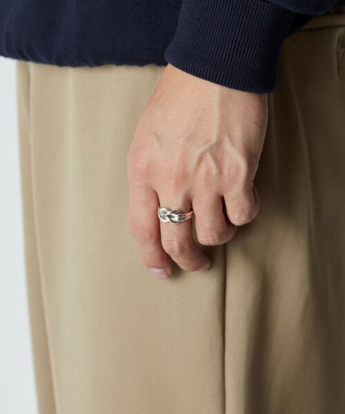 URBAN RESEARCH（アーバンリサーチ）の「XOLO　Knot Ring（リング・メンズ・SILVER・L）」の2枚目の写真