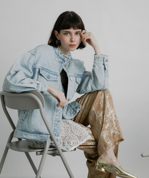 SENSE OF PLACE by URBAN RESEARCH(センスオブプレイスバイアーバンリサーチ)の「ルーズノーカラーデニムジャケット(デニムジャケット・レディース・L.INDIGO/D.INDIGO/BLACK・one)」の4枚目の写真