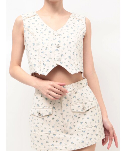 CALNAMUR（カルナムール）の「ツイルフワラーベスト（ベスト・レディース・ピンク/ブルー・F）」の3枚目の写真