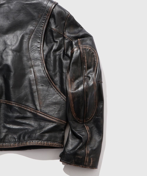 ADAM ET ROPE'（アダムエロペ）の「【NVRFRGT/ネヴァーフォーゲット】DISTRESSED LEATHER MOTORCYCLE JACKET（ライダースジャケット・メンズ・ダークブラウン・2）」の11枚目の写真