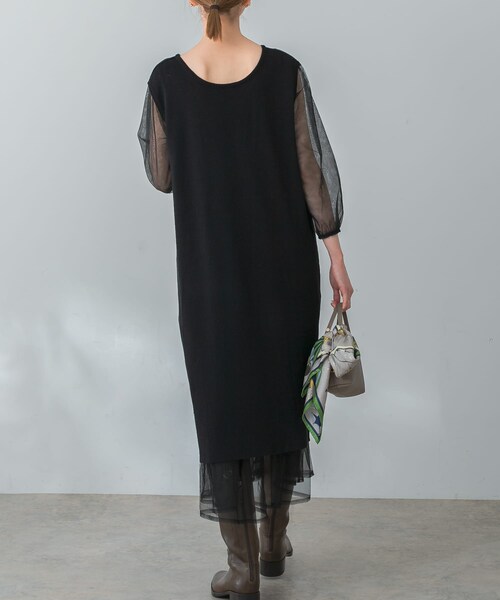 URBAN RESEARCH ROSSO（アーバンリサーチロッソ）の「TORRAZZO DONNA　ニット×オーガンジーリバーシブルワンピース（ワンピース・レディース・BEIGE/BLACK・FREE）」の11枚目の写真