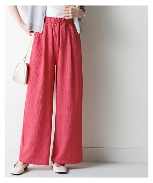 nissen（ニッセン）の「ぽこぽこテクスチャーイージーワイドパンツ（UVカット）＜大きいサイズ有＞（スウェットパンツ・レディース・黒/ライトベージュ/ピスタチオ/ラズベリー/アイビーグリーン/ココナッツブラウン・S/M/L/LL/3L/4L/5L/6L/8L/10L）」の14枚目の写真