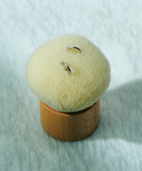 ROPE'(ロペ)の「【Mimi】R(ロペ アール)PT プレーンフープピアス(ピアス(両耳用)・レディース・シルバー系・F)」の5枚目の写真