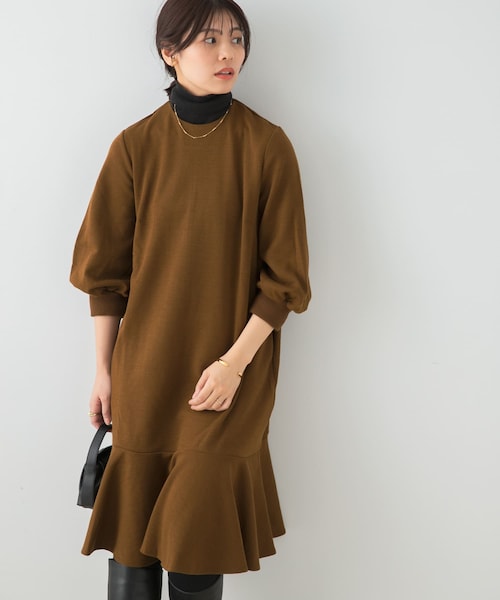 URBAN RESEARCH ROSSO（アーバンリサーチロッソ）の「『40サイズ/高身長向けも展開』F by ROSSO　裾フレアワンピース（ワンピース・レディース・L/BEIGE/BLACK/CHARCOAL/MARRON・38/40）」の3枚目の写真