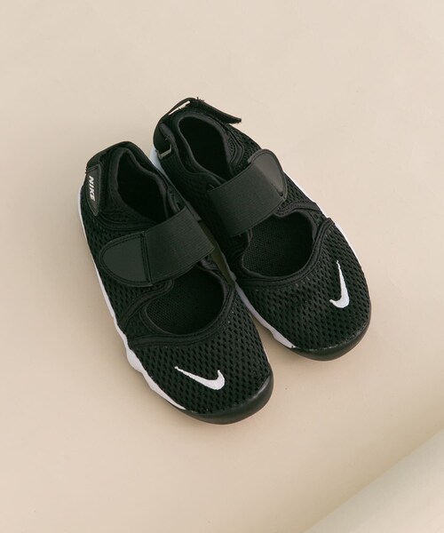 URBAN RESEARCH DOORS(アーバンリサーチドアーズ)の「NIKE ナイキリフト GS/PS BOYS(KIDS)(シューズ小物/雑貨・キッズ・ブラック・18/19/20/21)」の3枚目の写真