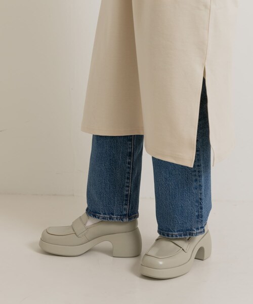 THE GOODLAND MARKET（ザグッドランドマーケット）の「CAMPER　Thelma（ローファー・レディース・10.BLACK/13.OFF・37/38/39）」の4枚目の写真