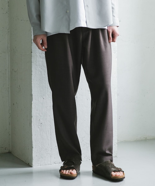 URBAN RESEARCH DOORS（アーバンリサーチドアーズ）の「『イージーケア/速乾』リネンライクイージートラウザー（その他パンツ・メンズ・OFF/GRAY/LIGHTBROWN/BLACK・S/M/L）」の4枚目の写真