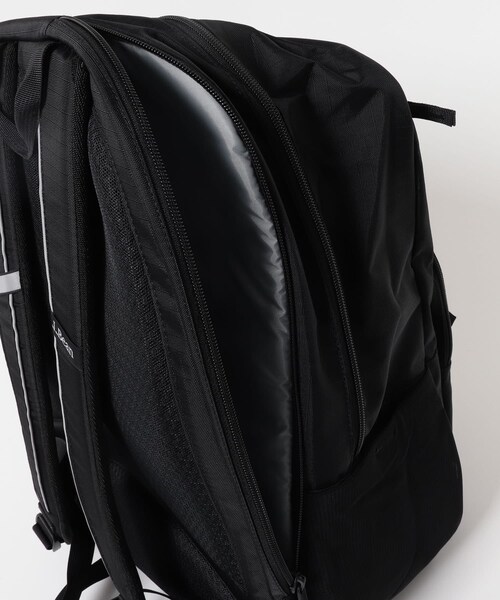 URBAN RESEARCH DOORS(アーバンリサーチドアーズ)の「L.L.Bean スーパーデラックスブックパック(バックパック/リュック・メンズ・C.Navy/M.Black・One)」の9枚目の写真