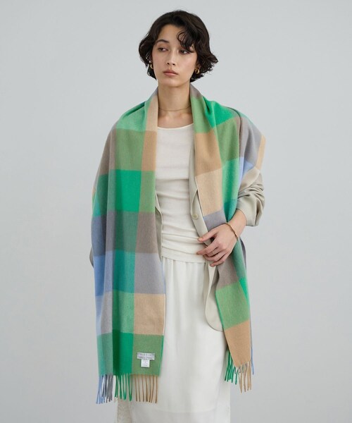 ADAM ET ROPE'(アダムエロペ)の「【J'aDoRe・一部店舗限定】【Joshua Ellis(ジョシュアエリス)】CPGストール(ストール/ショール・レディース・オフホワイト/ベージュ系/グリーン系/ブルー系/レッド系・F)」の9枚目の写真