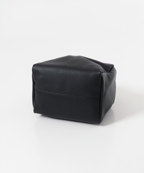 URBAN RESEARCH DOORS(アーバンリサーチドアーズ)の「AULENTTI puff cube bag(ハンドバッグ・レディース・NERO・Free)」の5枚目の写真