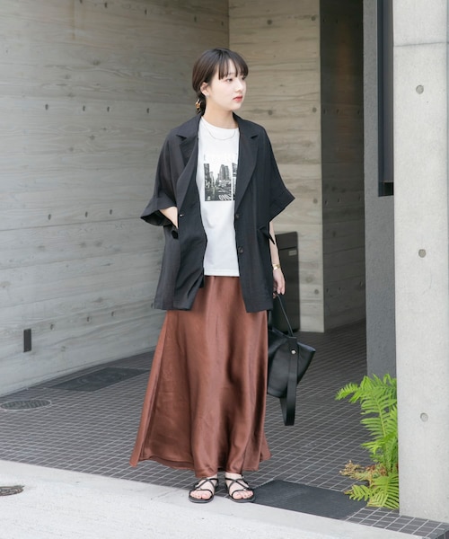 ITEMS URBANRESEARCH(アイテムズ アーバンリサーチ)の「ストレッチサテンスカート(スカート・レディース・WHT/BLK/BRN・Free)」の22枚目の写真