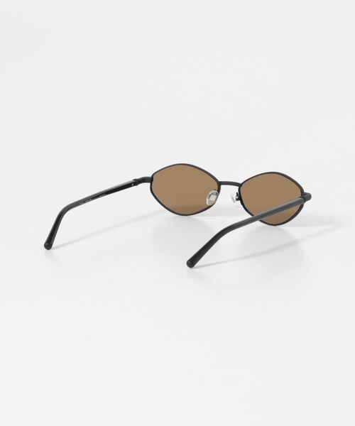 URBAN RESEARCH(アーバンリサーチ)の「JACQUEMUS SUNGLASSES7(メガネ・レディース・MATT BLACK・-)」の5枚目の写真
