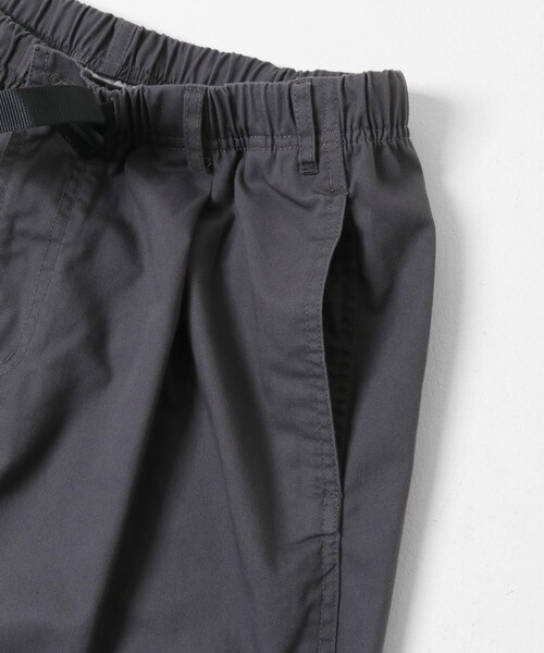 EKAL（エカル）の「GRAMICCI　T/C TWILL TUCK TAPERED PANTS（その他パンツ・メンズ・PINE/BLACK/CHARCOAL・S/M/L/XL）」の12枚目の写真
