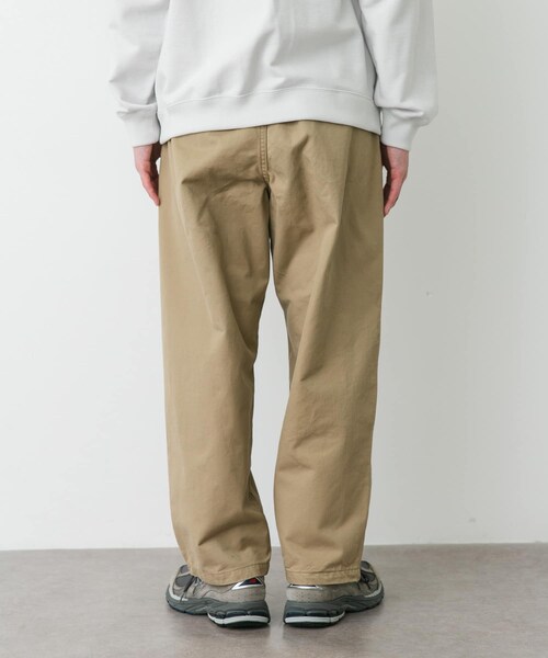 URBAN RESEARCH DOORS（アーバンリサーチドアーズ）の「STILL BY HAND　SELVEDGE 1 PLEAT PANTS（その他パンツ・メンズ・BEIGE/BLACK NAVY・44/46/48）」の6枚目の写真