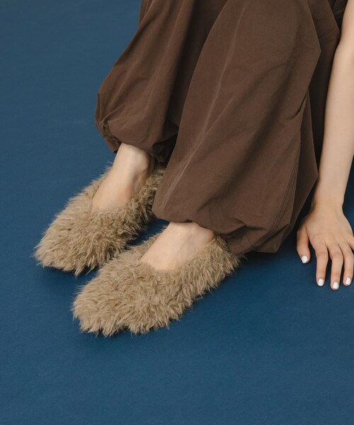 KBF（ケイビーエフ）の「ラウンドトゥファーシューズ（その他シューズ・レディース・BEIGE/BLACK・36/37/38）」の3枚目の写真