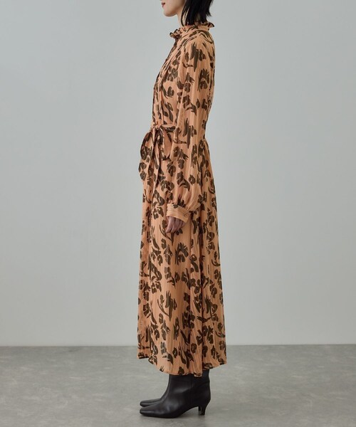 ROPE'（ロペ）の「フラワープリントタックワンピース/イージーケア（ワンピース・レディース・ダークブラウン系/オレンジ系・F）」の22枚目の写真