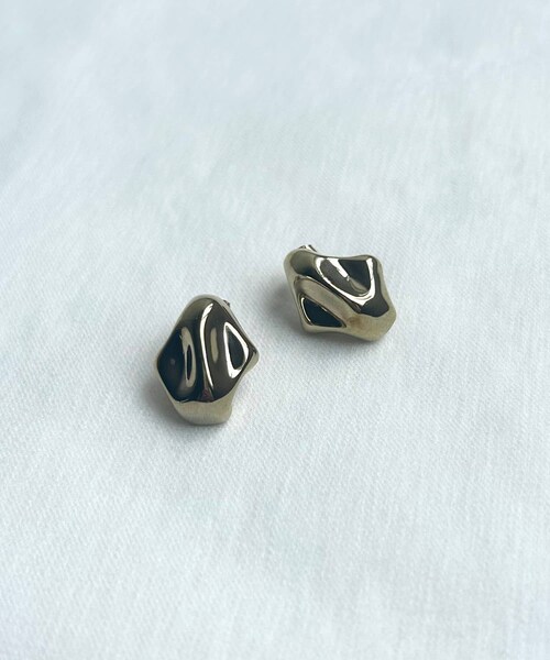 URBAN RESEARCH DOORS(アーバンリサーチドアーズ)の「ニュアンスメタルピアス(ピアス(両耳用)・レディース・GOLD/SILVER・one)」の2枚目の写真