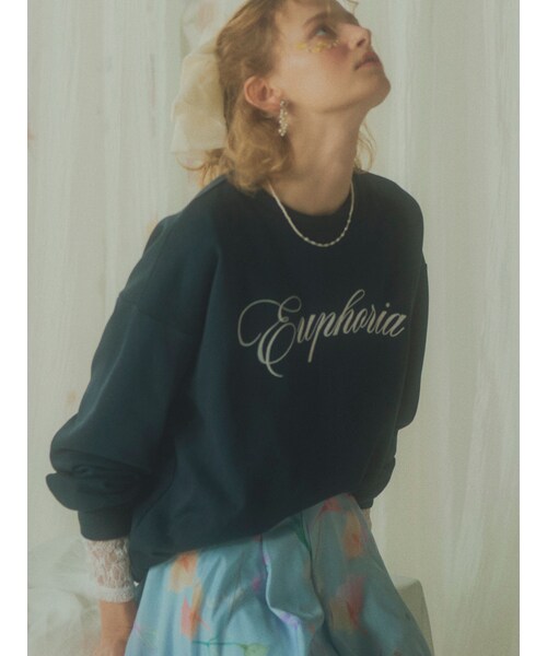 RESEXXY（リゼクシー）の「エンブロイダリーロゴスウェットトップス（スウェット・レディース・ホワイト/ピンク/ネイビー・F）」の2枚目の写真