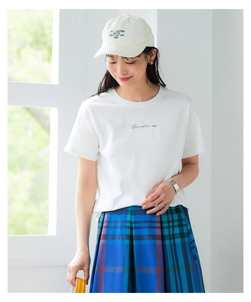 nissen（ニッセン）の「【接触冷感・UVカット】綿１００％ワンポイントTシャツ（Tシャツ/カットソー・レディース・チャコール/アイス杢/ベージュ/オフホワイト/ミント/チャコールグレー(胸筆記ロゴ)/ベージュ(胸筆記ロゴ)/モカ(胸筆記ロゴ)/オフホワイト(中心筆記ロゴ)/ベージュ(中心フレンチロゴ)/チャコールグレー(胸大人ロゴ)・S/M/L/LL/3L/4L/5L/6L/8L/10L）」の21枚目の写真
