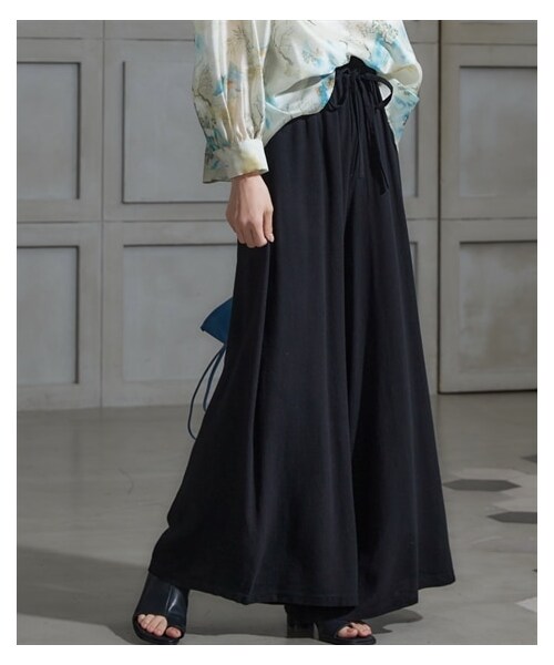 nissen（ニッセン）の「大きいサイズワイドフレアパンツ（ゆったりヒップ）miclat（パンツ・レディース・杢ベージュ/黒・L/LL/3L/4L/5L/6L/8L/10L）」の12枚目の写真