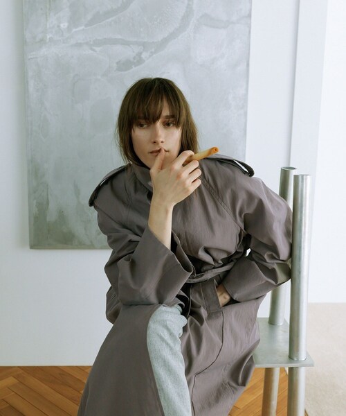 ADAM ET ROPE'（アダムエロペ）の「【EMOELLE】タスランナイロントレンチコート（トレンチコート・レディース・グレー/キナリ・36/38）」の6枚目の写真