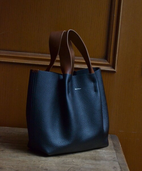 ADAM ET ROPE'（アダムエロペ）の「【HenderScheme/エンダースキーマ】piano bag medium（トートバッグ・メンズ・ブラック・F）」の4枚目の写真