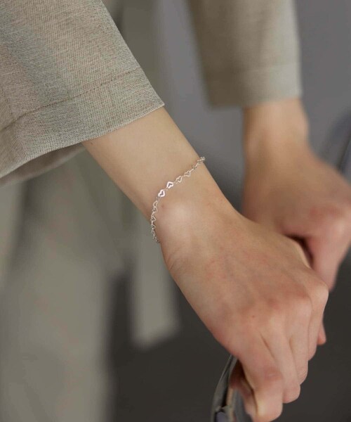 URBAN RESEARCH(アーバンリサーチ)の「decor『デコール』 Heartchain Bracelet(ブレスレット・レディース・SILVER・-)」の8枚目の写真