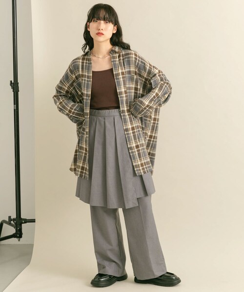 KBF（ケイビーエフ）の「スパゲティストラップカップ付きキャミ（キャミソール・レディース・L.BEIGE/YEL GREEN/BLACK/BLUE GRAY/BROWN・one）」の18枚目の写真