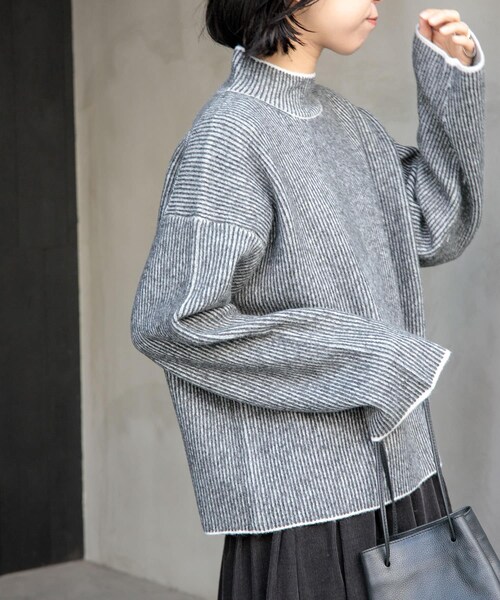 URBAN RESEARCH DOORS(アーバンリサーチドアーズ)の「FORK&SPOON 両畦ストライプニット(ニット/セーター・レディース・GRYxOFF/BLKxGRY/BLUxOFF・1)」の2枚目の写真