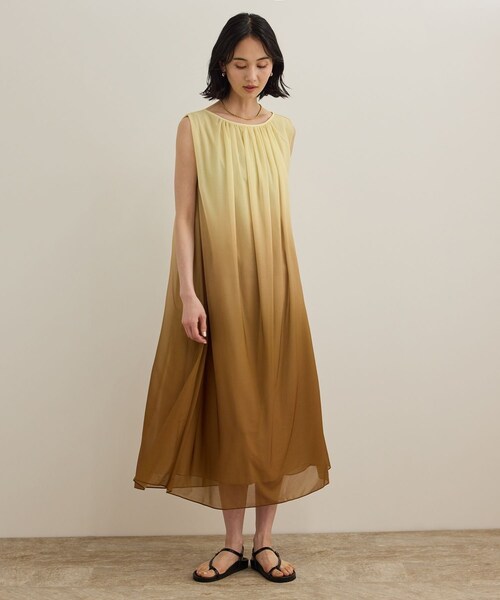 ROPE'（ロペ）の「【洗える・新色追加】ブライトネスヤーンギャザーワンピース（ワンピース・レディース・ブラック/ブラウン/ベージュ/ブルー/イエロー/ワイン/オレンジ・36/38）」の21枚目の写真