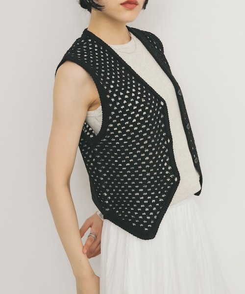 KBF（ケイビーエフ）の「ループヤーンメッシュベスト（ベスト・レディース・IVORY/YELLOW/BLACK・one）」の2枚目の写真