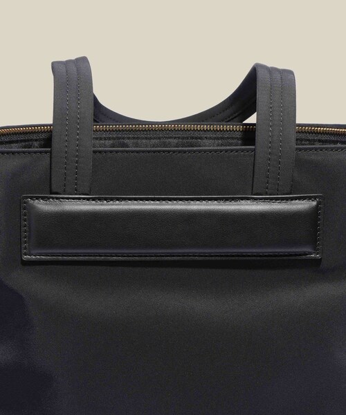 ROPE'（ロペ）の「【E'POR】【A4/PC対応・撥水・軽量】Pac Sac Tote(パックサックトート)/26SS新型（トートバッグ・レディース・ブラック・F）」の7枚目の写真