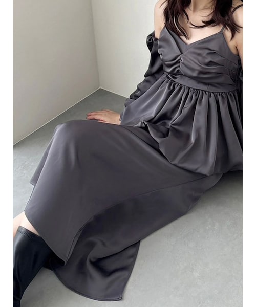 dazzlin（ダズリン）の「サテンナロースリットスカート（スカート・レディース・アイボリー/チャコールグレー/ピンク/ミックス・S/M）」の6枚目の写真