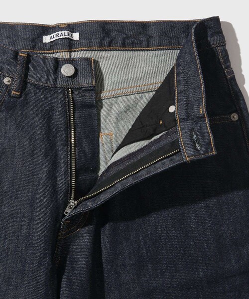 ADAM ET ROPE'（アダムエロペ）の「【AURALEE/オーラリー】HARD TWIST DENIM WIDE PANTS（デニムパンツ・メンズ・ネイビー・28/30/32/34）」の8枚目の写真
