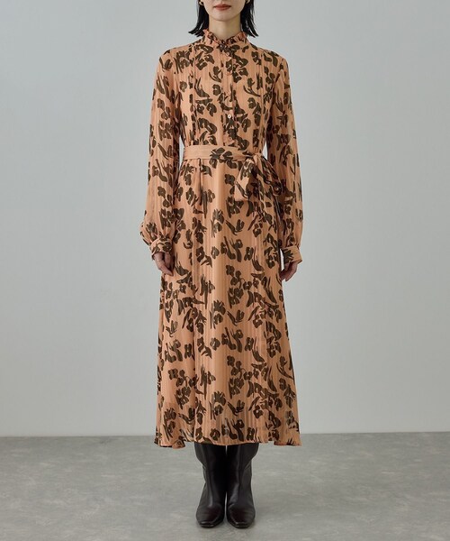 ROPE'（ロペ）の「フラワープリントタックワンピース/イージーケア（ワンピース・レディース・ダークブラウン系/オレンジ系・F）」の21枚目の写真