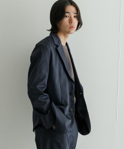 URBAN RESEARCH(アーバンリサーチ)の「RE:NAPES サテンジャケット(テーラードジャケット・メンズ・CHARCOAL/NAVY・M/L)」の2枚目の写真